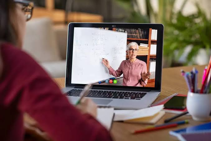 Aula online ao vivo
